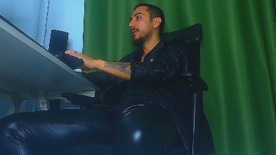MasterRomania live cam on Cam4