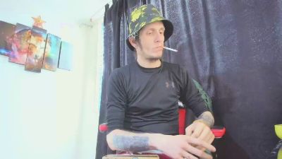 Master_Skater live cam on Cam4
