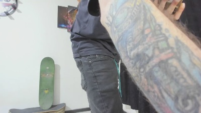 Master_Skater live cam on Cam4
