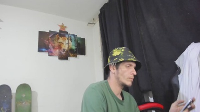 Master_Skater live cam on Cam4