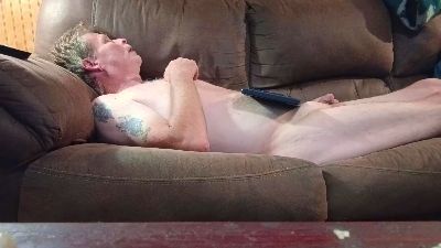 Mastrbates live cam on Cam4