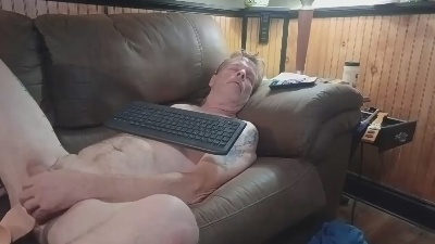 Mastrbates live cam on Cam4