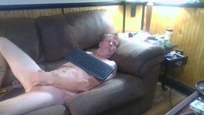 Mastrbates live cam on Cam4
