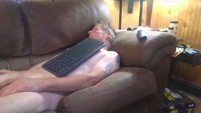 Mastrbates live cam on Cam4