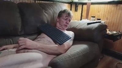 Mastrbates live cam on Cam4