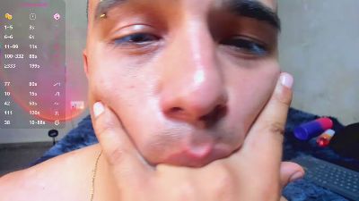 MateoValencia_ live cam on Cam4