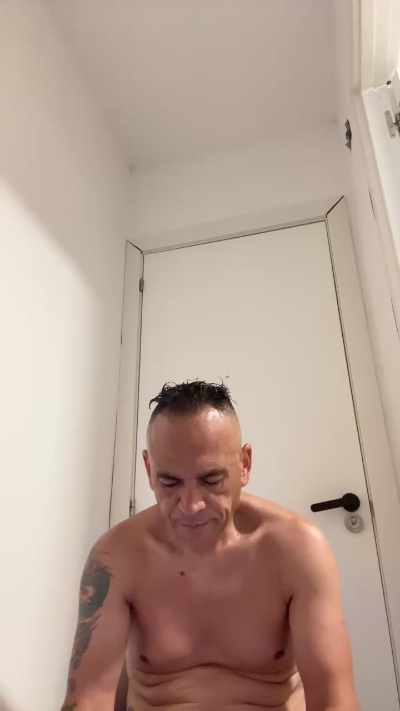 Matheocali25 live cam on Cam4