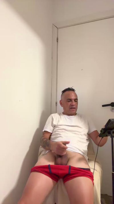 Matheocali25 live cam on Cam4