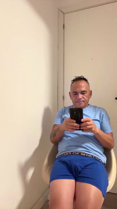 Matheocali25 live cam on Cam4
