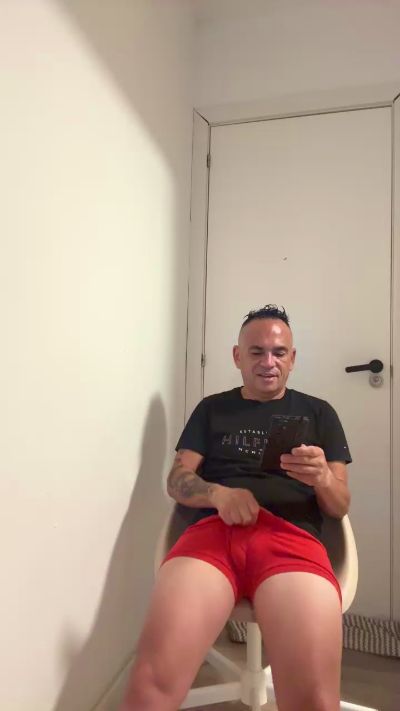 Matheocali25 live cam on Cam4