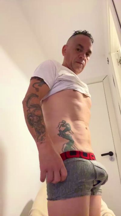 Matheocali25 live cam on Cam4