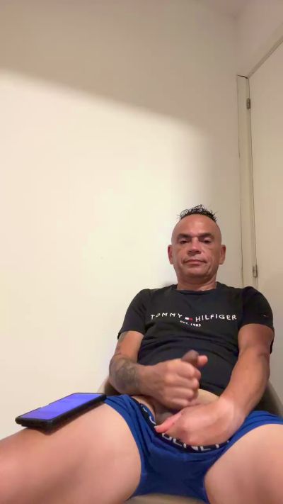 Matheocali25 live cam on Cam4