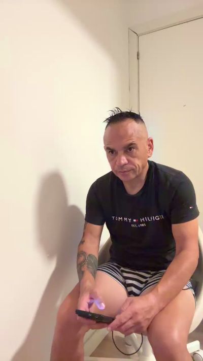 Matheocali25 live cam on Cam4