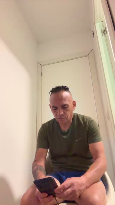Matheocali25 live cam on Cam4