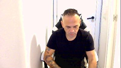 Matheocali25 live cam on Cam4