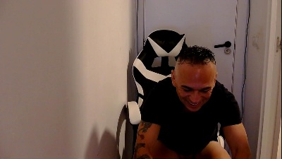 Matheocali25 live cam on Cam4
