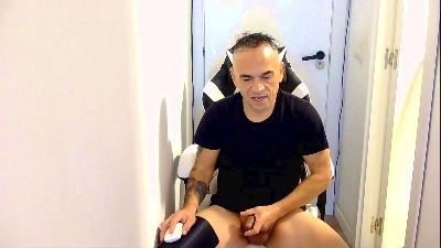 Matheocali25 live cam on Cam4