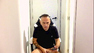 Matheocali25 live cam on Cam4
