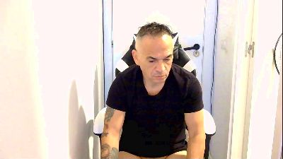 Matheocali25 live cam on Cam4