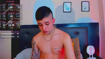 Mathewboy1 live cam on Cam4