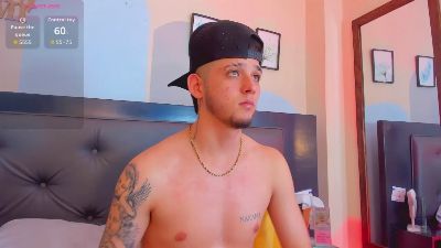 Mathewboy1 live cam on Cam4