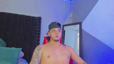 Mathewboy1 live cam on Cam4