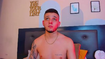 Mathewboy1 live cam on Cam4