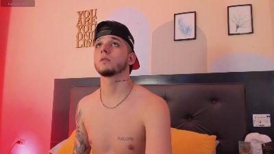 Mathewboy1 live cam on Cam4