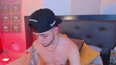 Mathewboy1 live cam on Cam4