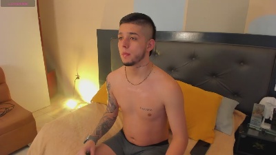 Mathewboy1 live cam on Cam4
