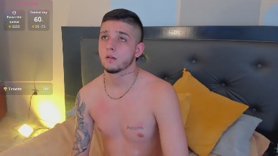 Mathewboy1 live cam on Cam4