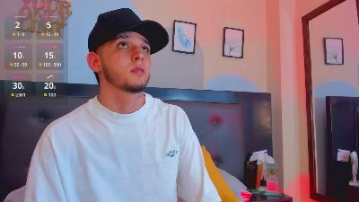 Mathewboy1 live cam on Cam4
