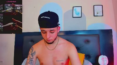Mathewboy1 live cam on Cam4
