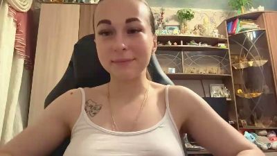 MatildaEaslick live cam on Cam4