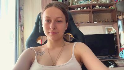 MatildaEaslick live cam on Cam4