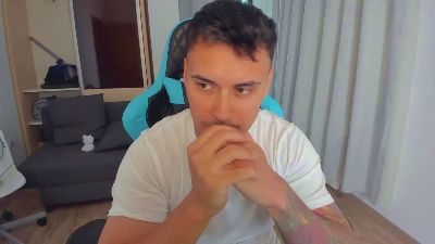 MattMalone live cam on Cam4