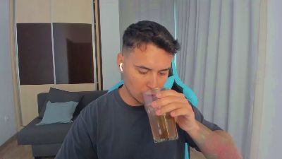 MattMalone live cam on Cam4