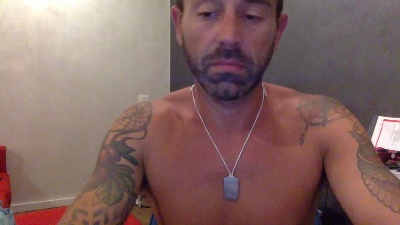 Matteodom85 live cam on Cam4
