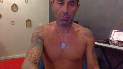 Matteodom85 live cam on Cam4