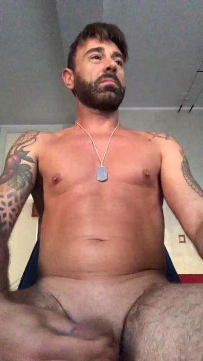 Matteodom85 live cam on Cam4