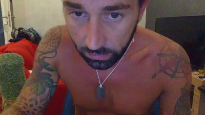 Matteodom85 live cam on Cam4