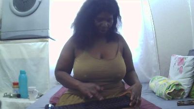 Maturegodess live cam on Cam4