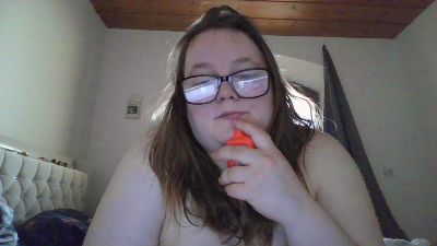Mauaigirl live cam on Cam4