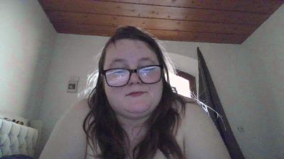 Mauaigirl live cam on Cam4