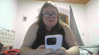 Mauaigirl live cam on Cam4