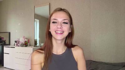 MauraGoudeau live cam on Cam4