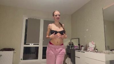 MauraGoudeau live cam on Cam4
