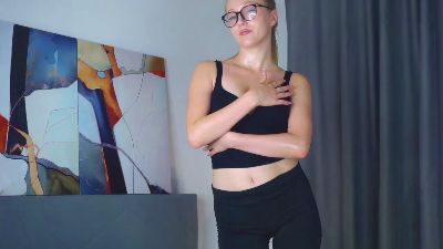 MavisKrack live cam on Cam4