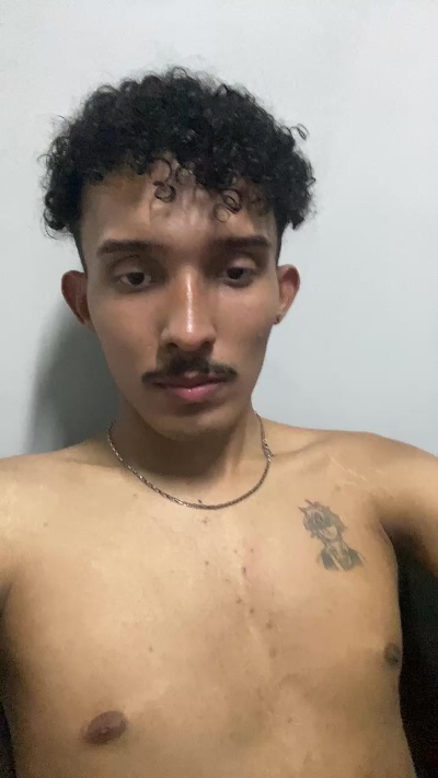 MavyFelipe live cam on Cam4