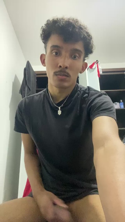MavyFelipe live cam on Cam4